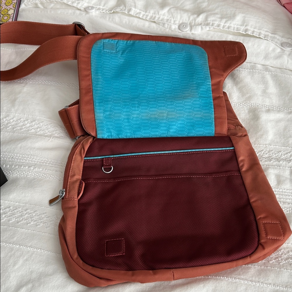 Tumi T-Tech Orange/Peach Nylon- Aqua Inside Crossbody Bag 5123CND - Picture 3 of 4